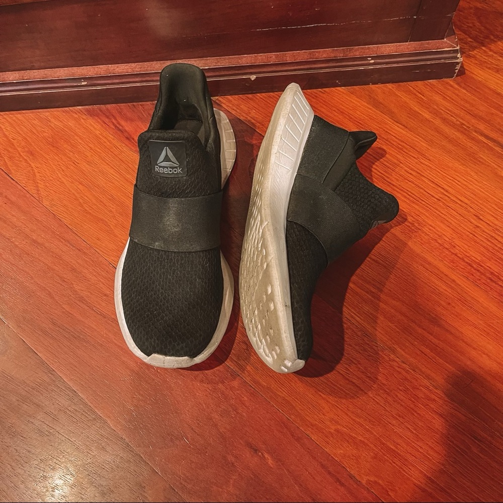 Reebok athletic shoes - Picture 2 of 4
